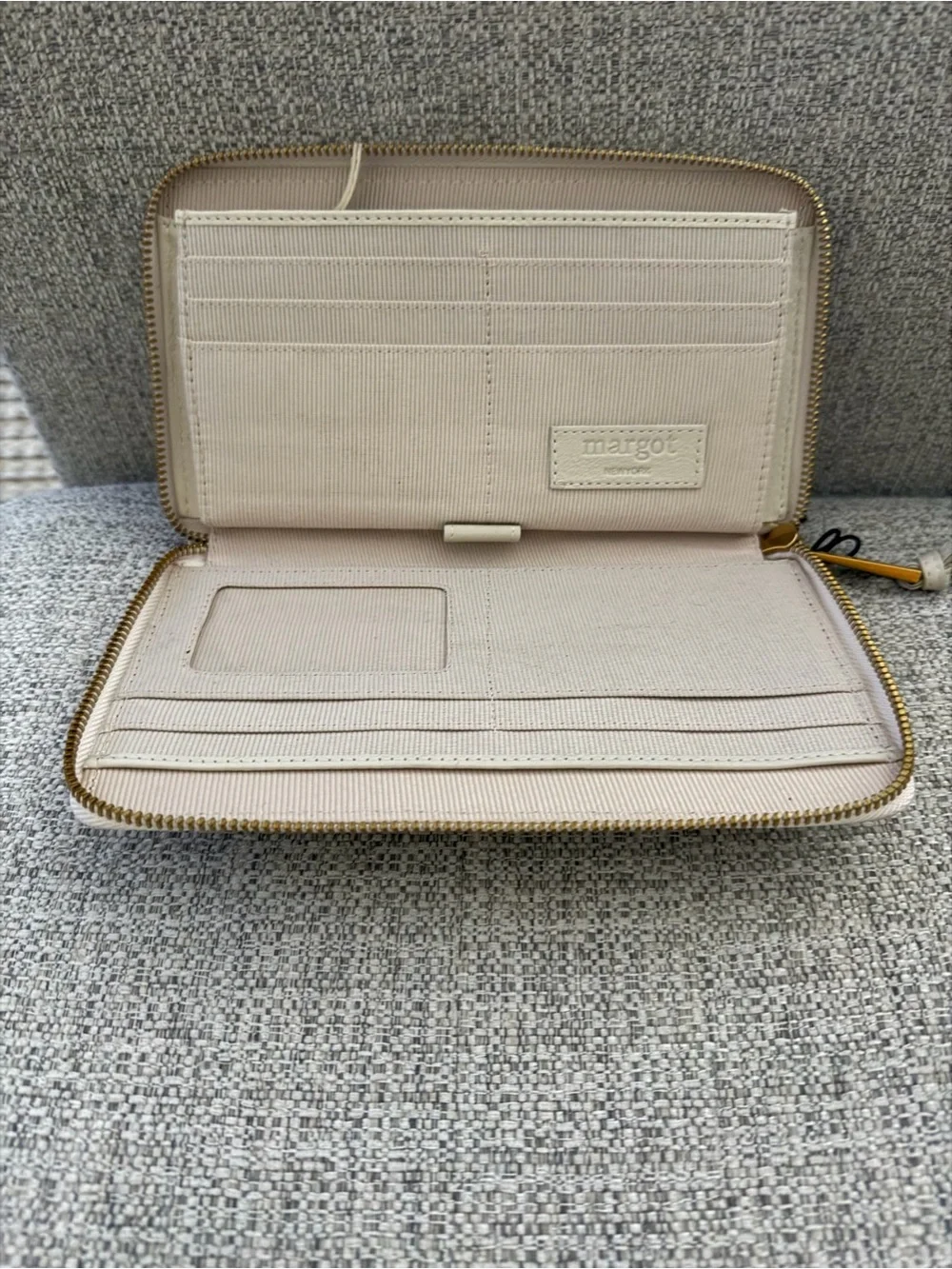 NWT margot Benita zip around large Cream Leather Zip Wallet